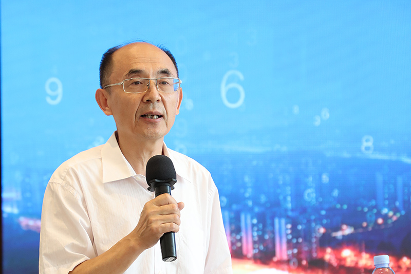 1722409378302113spmb.jpg “老交通”智库副主任、原交通运输部总工程师周伟主持沙龙.jpg