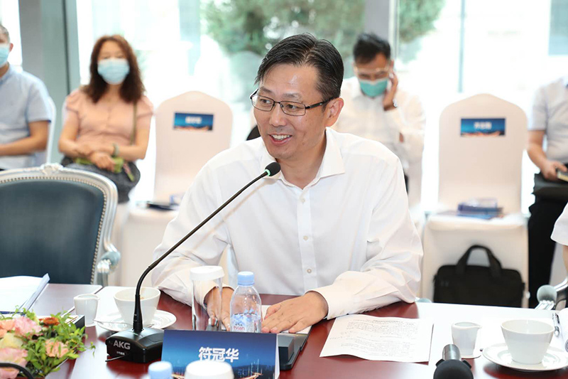 1722409388433210255T.jpg “老交通”智库执行副主任、九游体育集团董事长符冠华主持沙龙.jpg